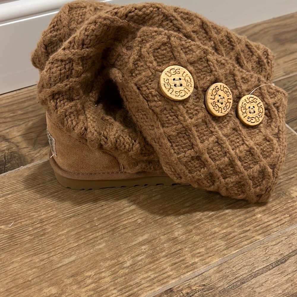 Classic Cardy Wool Boots - Carmel color 
Size: 6 - barely worn - like brand new